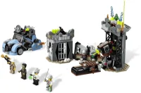 LEGO® Set 9466 - The Crazy Scientist & His Monster