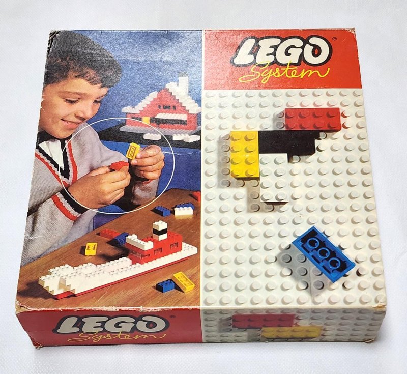 Basic Building Set in Cardboard (020) | System | LEGO® | brickr - Die ...
